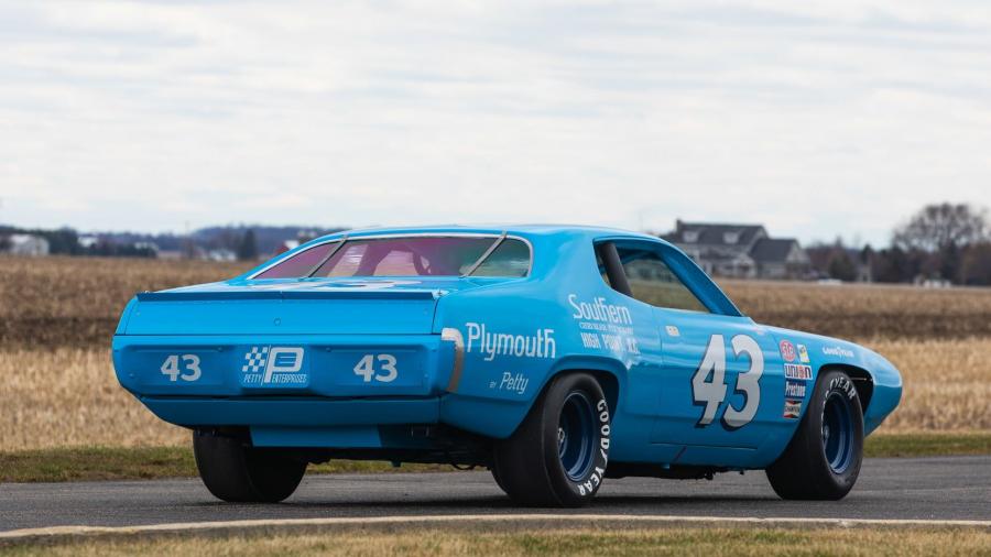  Plymouth Road Runner Richard Petty NASCAR 1971 года  (фото 6 из 20)